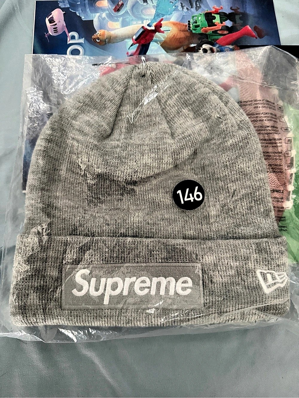 Supreme New Era Box Logo Beanie (FW24) ) Gray